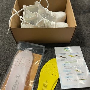 Gravity Defyer sneakers! Never been worn